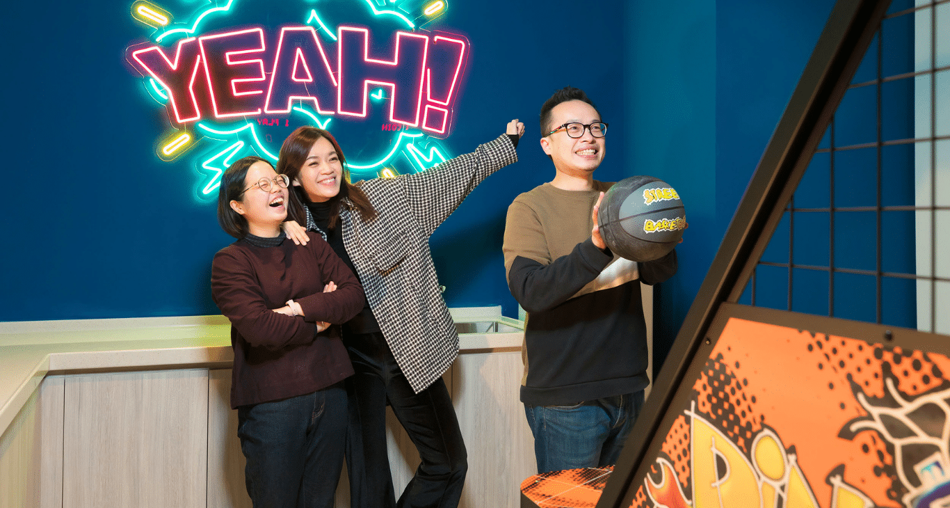 Entertainment area in Zhubei with a ping pong table and seating.