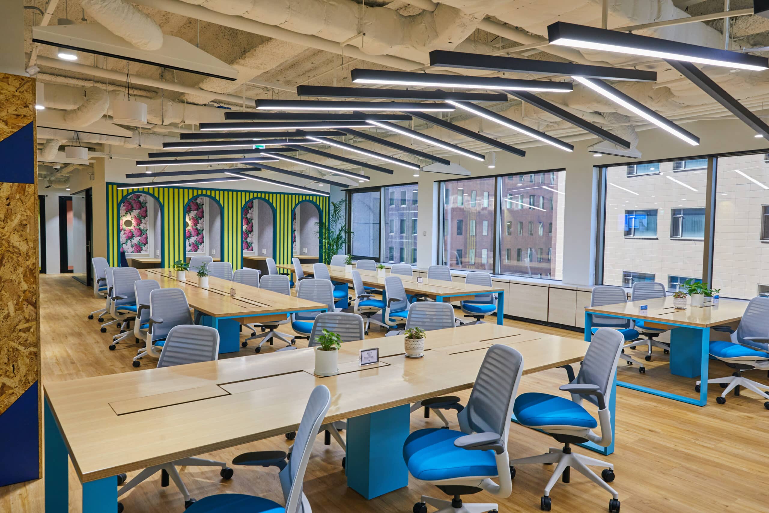 1. Hot Desking 1 190625 001 scaled