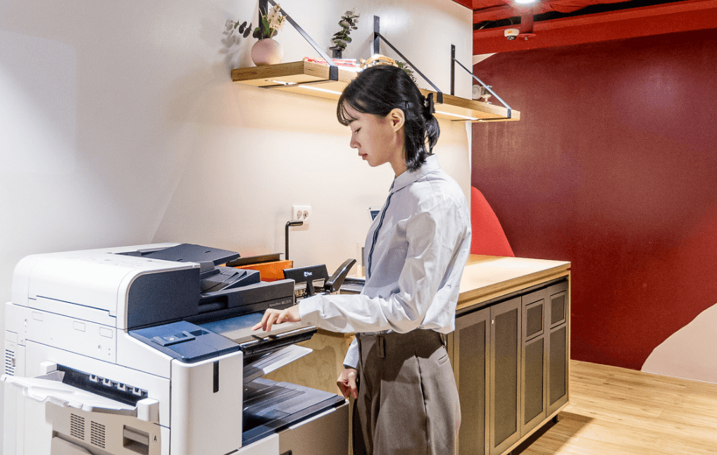 04 Essential office amenities