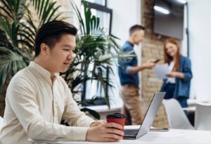 Serviced Office vs. Coworking Space: Which Is Right for You?